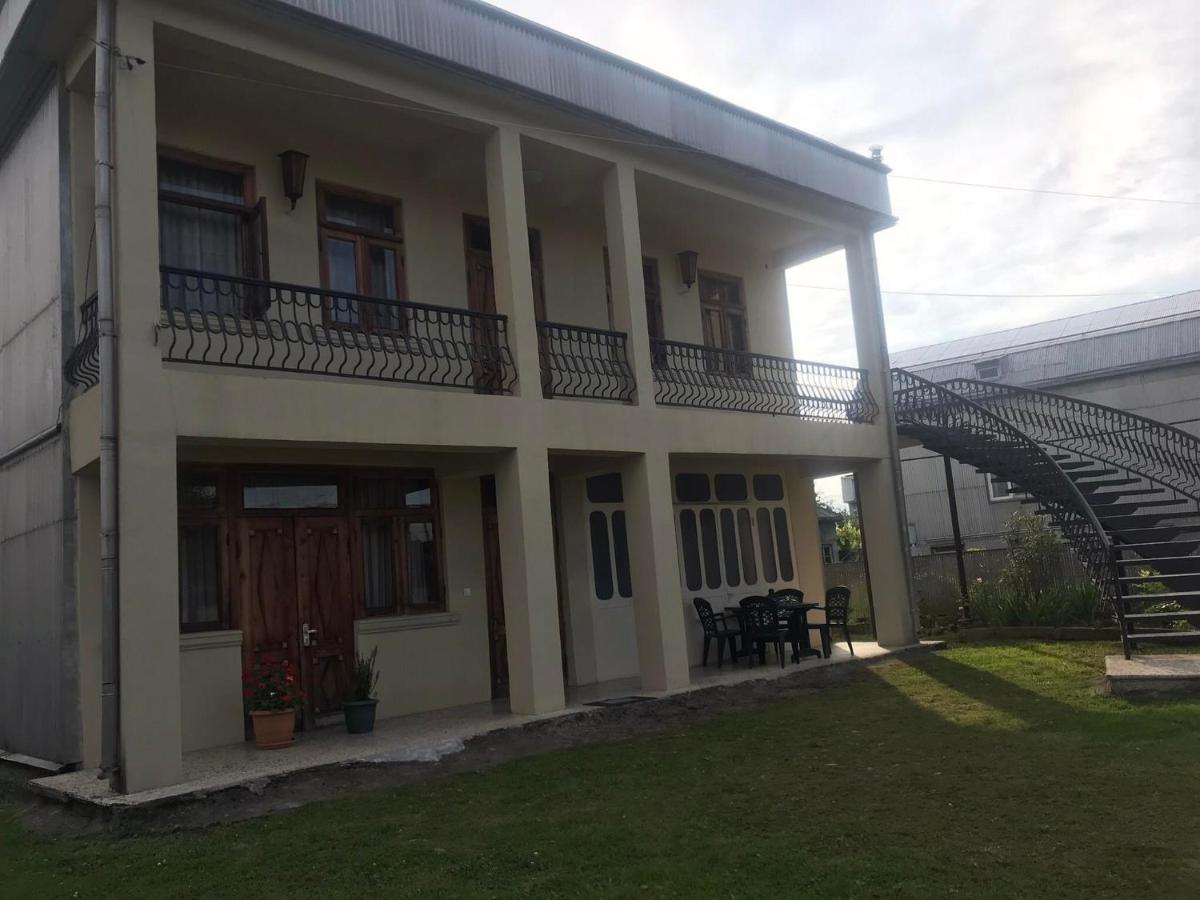 Luka Family Guest House Батуми Экстерьер фото