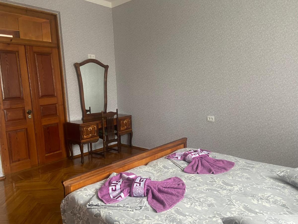 Luka Family Guest House Батуми Экстерьер фото