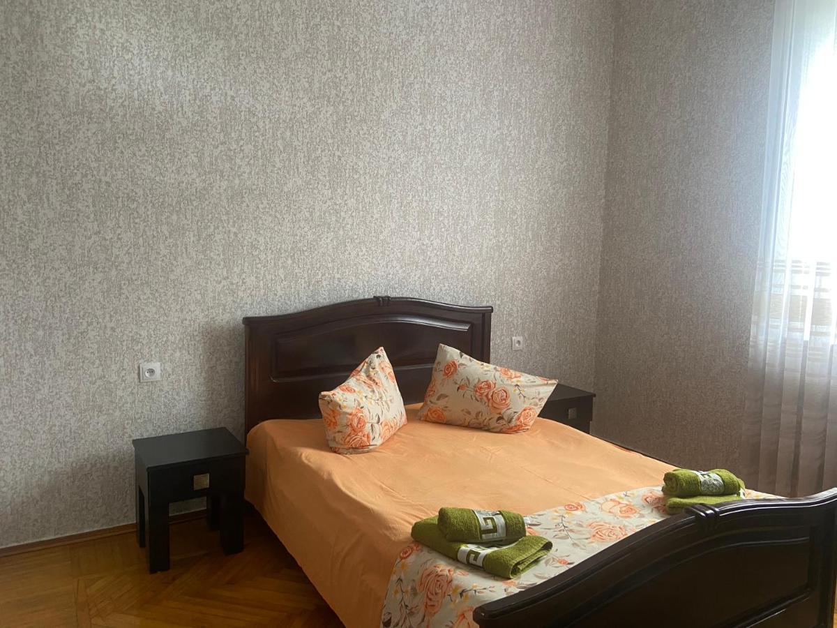Luka Family Guest House Батуми Экстерьер фото